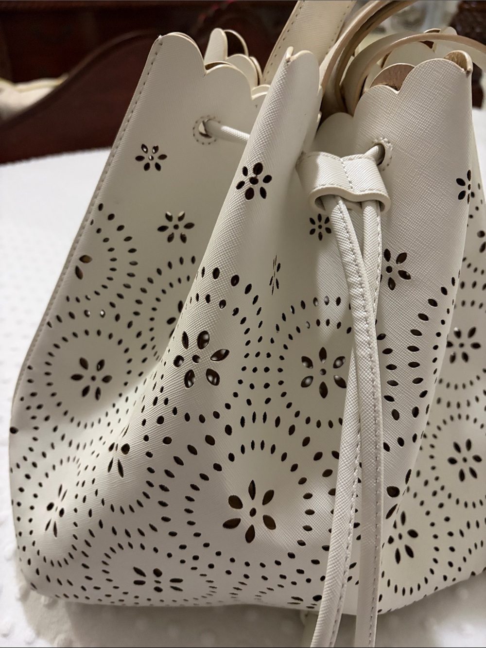 Classic Scalloped Laser-Cut Tote Bag in White